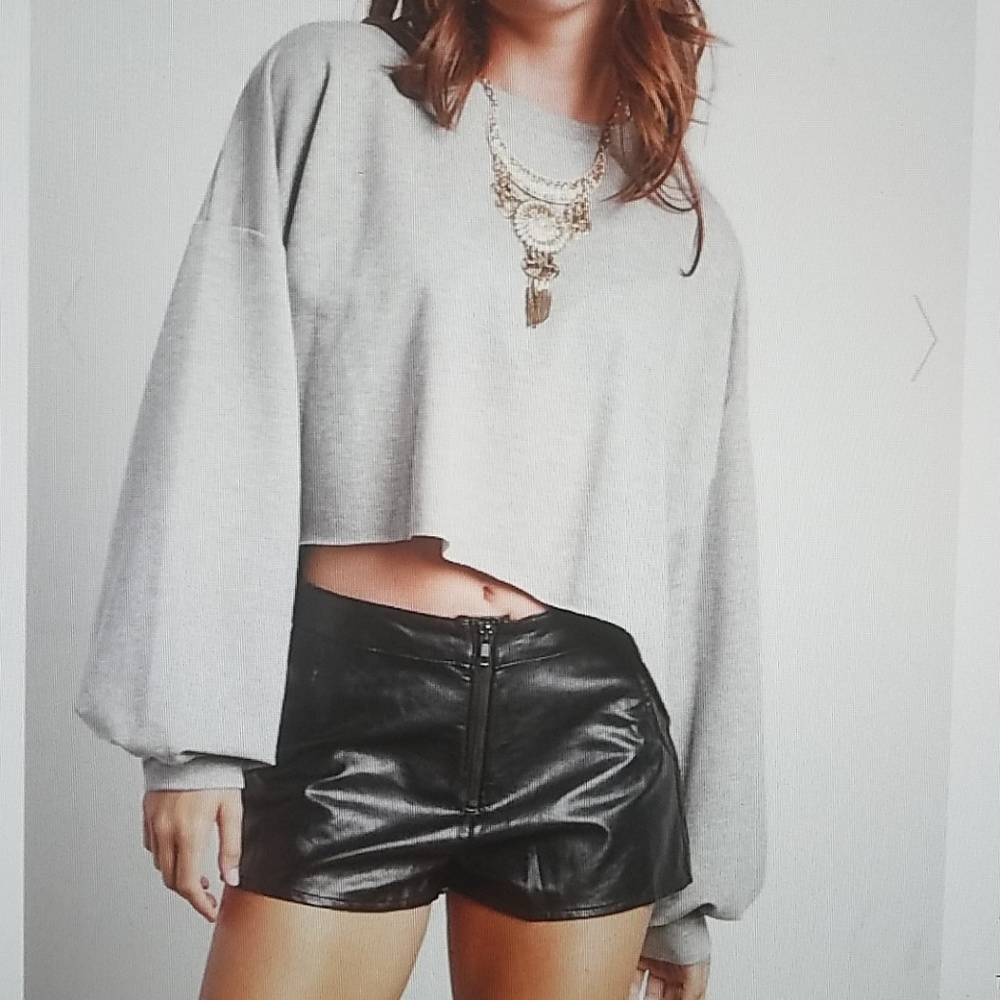Oversized Cropped Sweatshirt - Picture 2 of 6